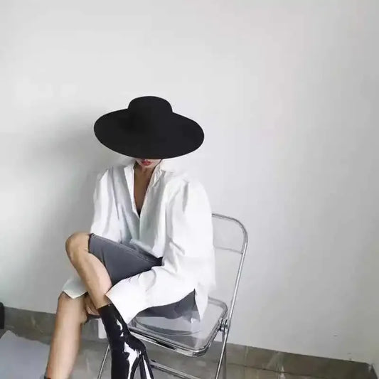 Chapeau Plat Élégant