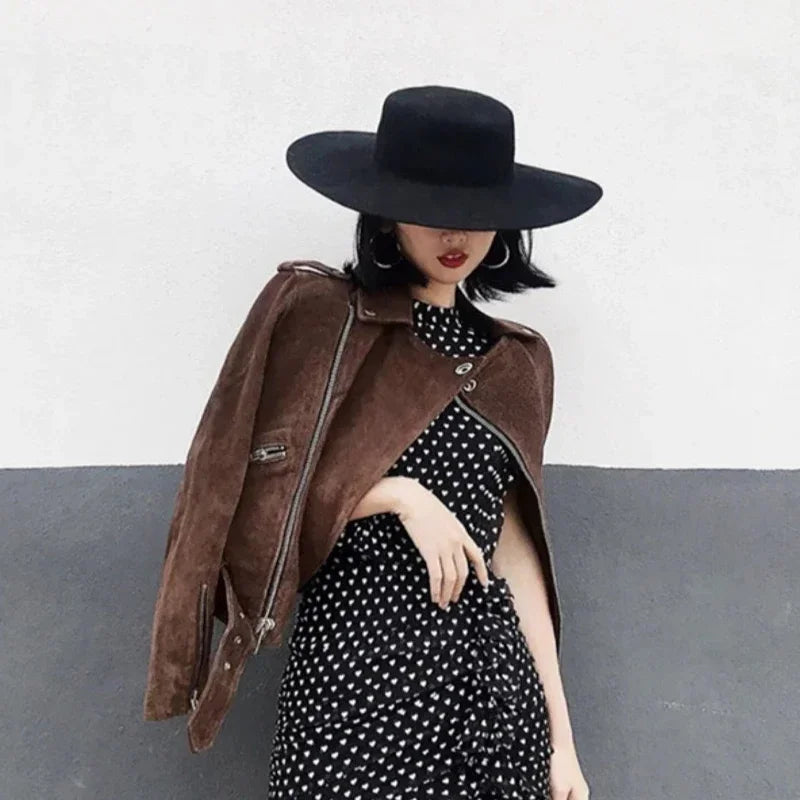 Chapeau Plat Élégant