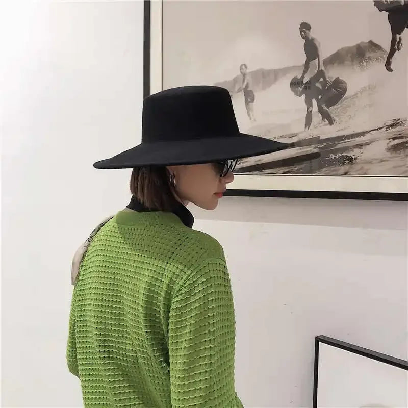 Chapeau Plat Élégant