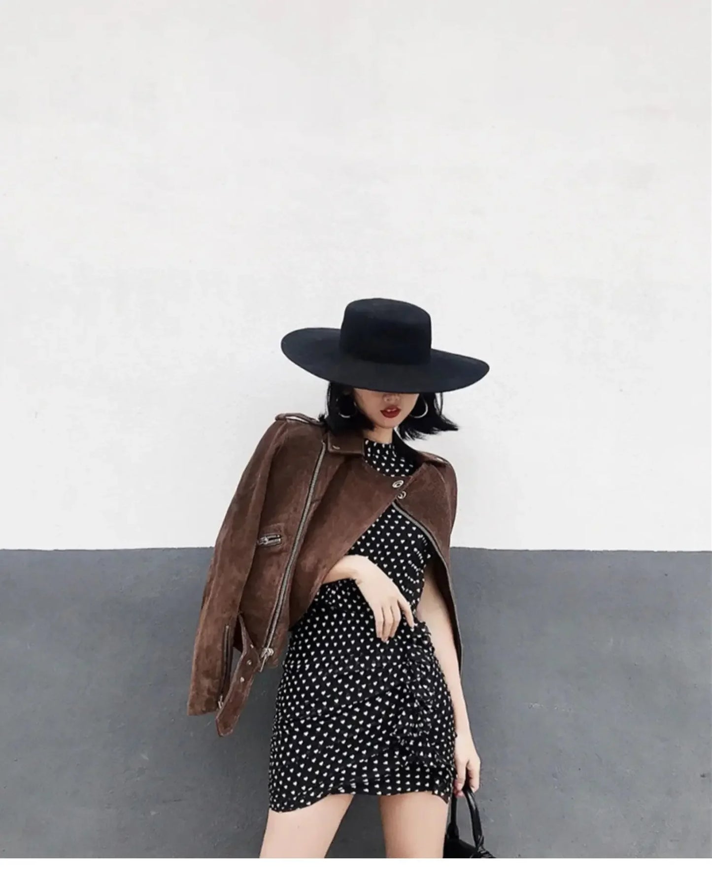 Chapeau Plat Élégant